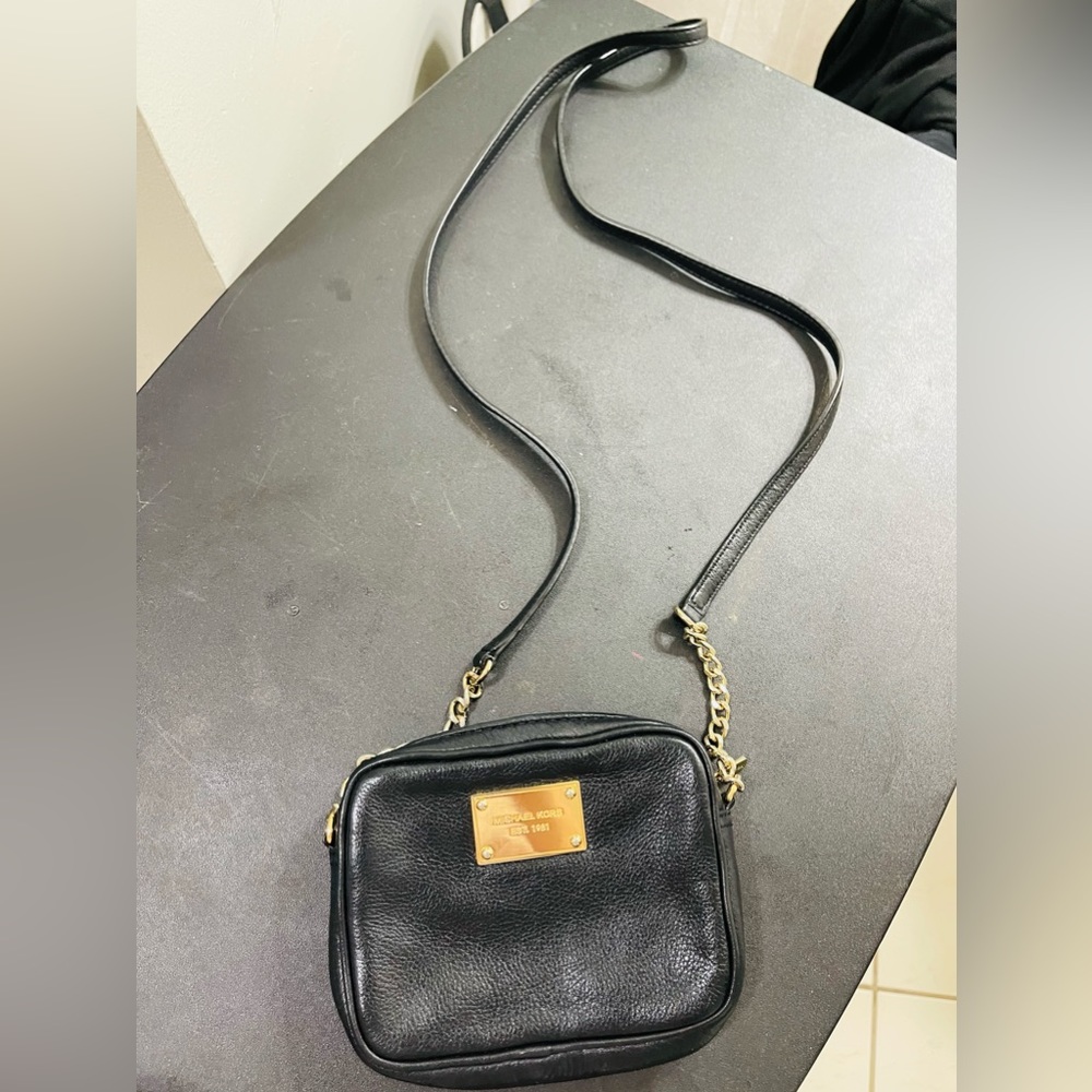 Michael kors crossbody